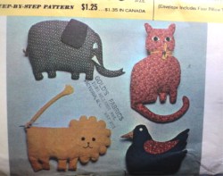 4279 STUFFED 12''CHICKEN,ELEPHANT,LION,CAT TOY PILLOWS 74 PATTERN